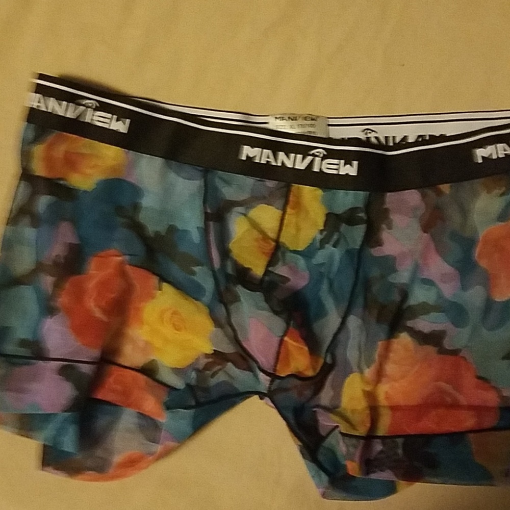 Underware - Picture 2 of 3